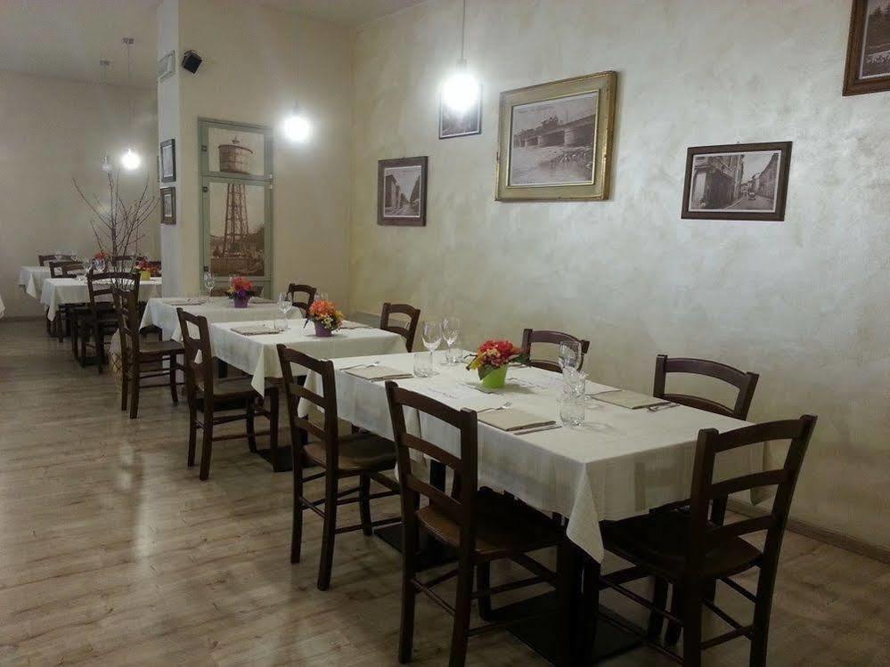 Locanda San Fiorenzo Fiorenzuola dʼArda Exterior foto